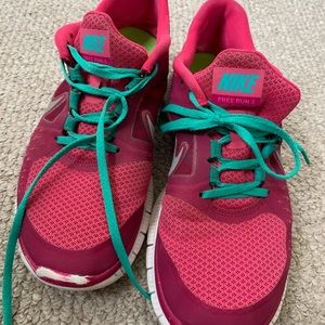 NIKE FREE RUN 3. Size 10. Pink/Teal